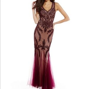 Beautiful formal dress! Perfect for fall weddings